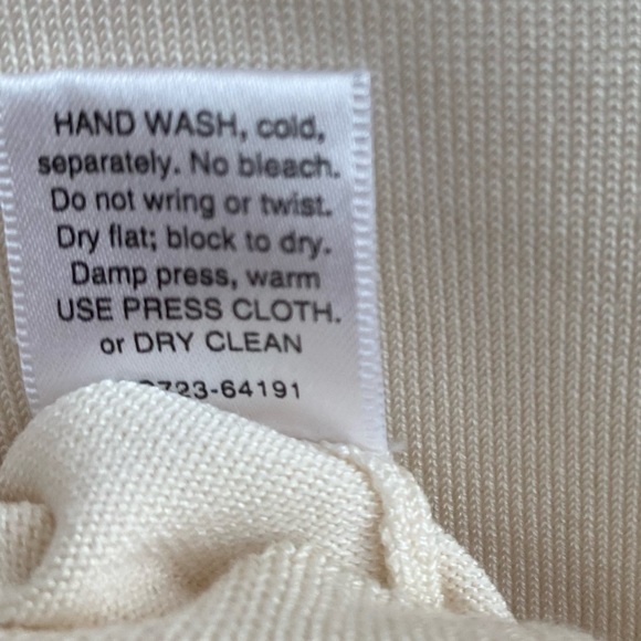 Pendleton Silk Cream Short Sleeve Sweater - Picture 7 of 10